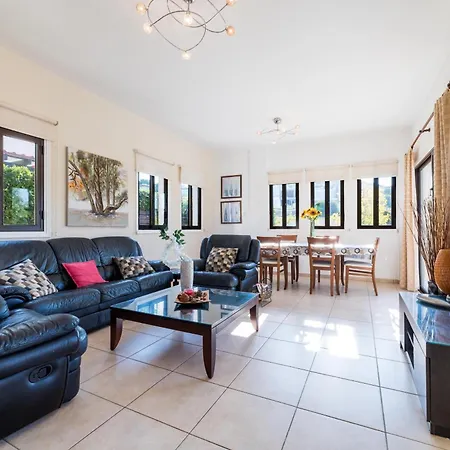 Sunnyside Family Protaras